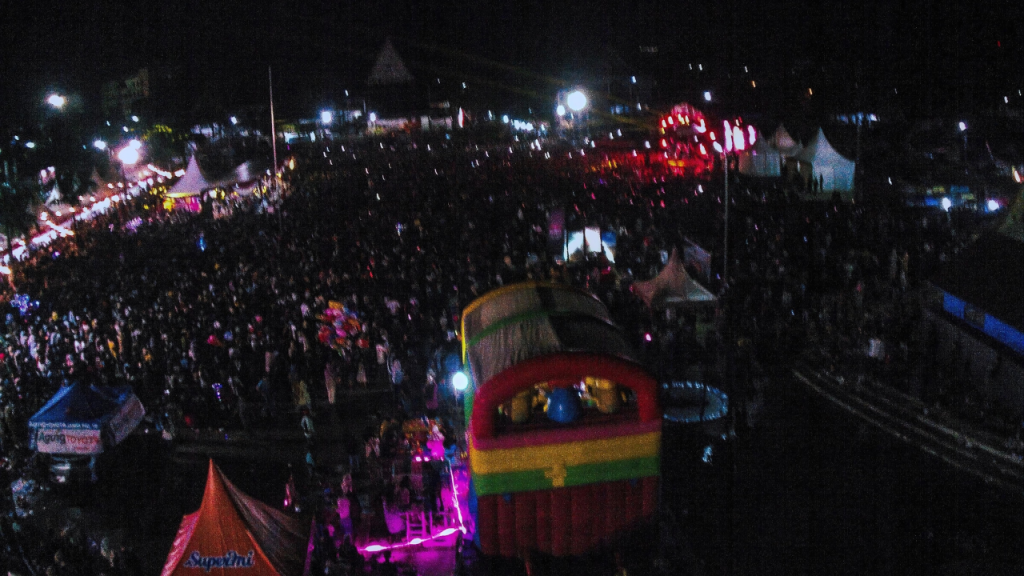 Ribuan Warga Hadiri Malam Puncak Festival Pengabuan di Kuala Tungkal