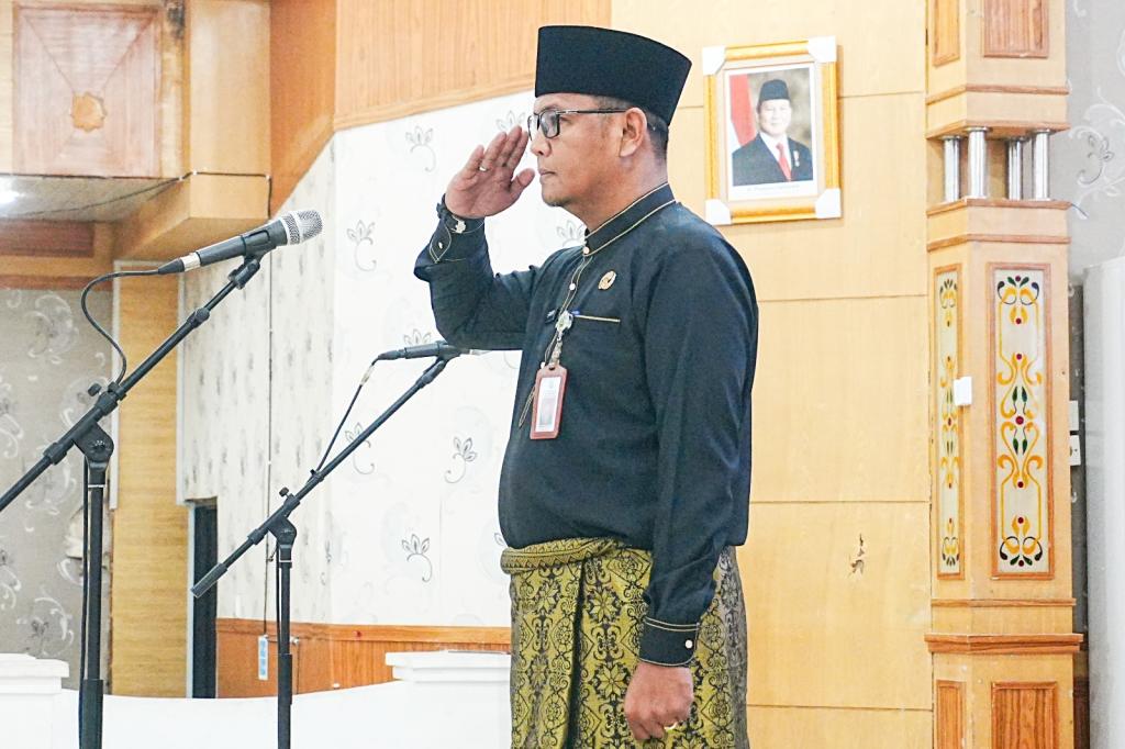 UPACARA PERINGATAN HUT JAMBI KE-68 DILAKSANAKAN DIDALAM RUANGAN KARNA FAKTOR LAPANGAN BASAH