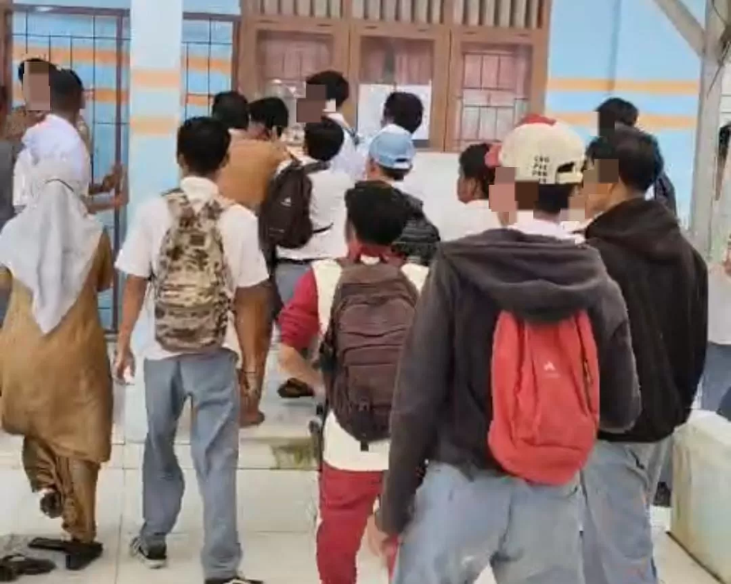 Kericuhan Guru dan Siswa Viral di SMKN 3 Tanjabtim