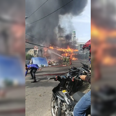 Kebakaran Hebat di Jalan Adam Malik Jambi, Enam Kios Ludes dan Seorang Pedagang Tewas