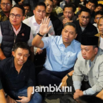 Diskusi Pejabat Negara di UGM Ricuh, Mahasiswa Geruduk Panggung dan Bentangkan Spanduk Protes